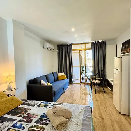 Apartsalou Inter Apartment *